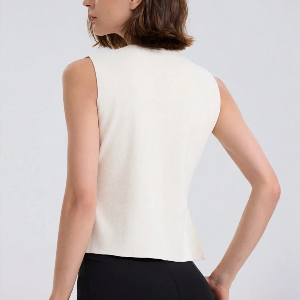 knit button top - Picture 3 of 4